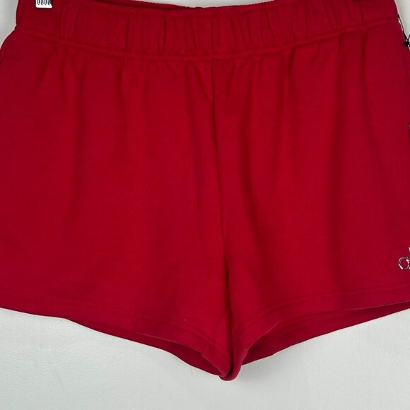 Alo Yoga Accolade Crew Neck Pullover And Accolade Short Set In Bold Red - Picture 9 of 15
